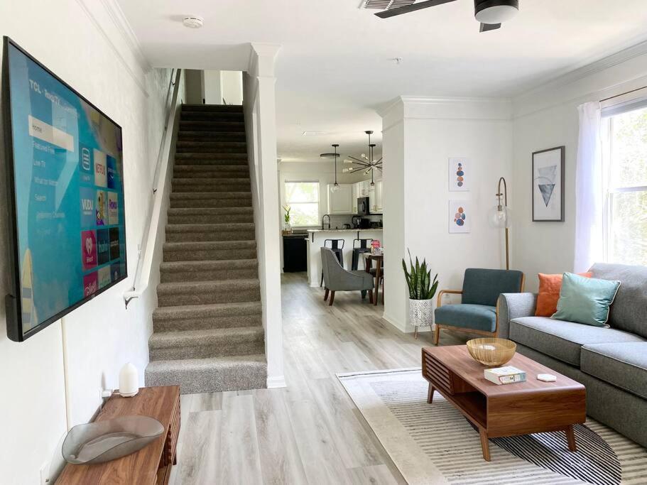 Sanctuary Gainesville Bright 2 Bedroom King Condo Buitenkant foto