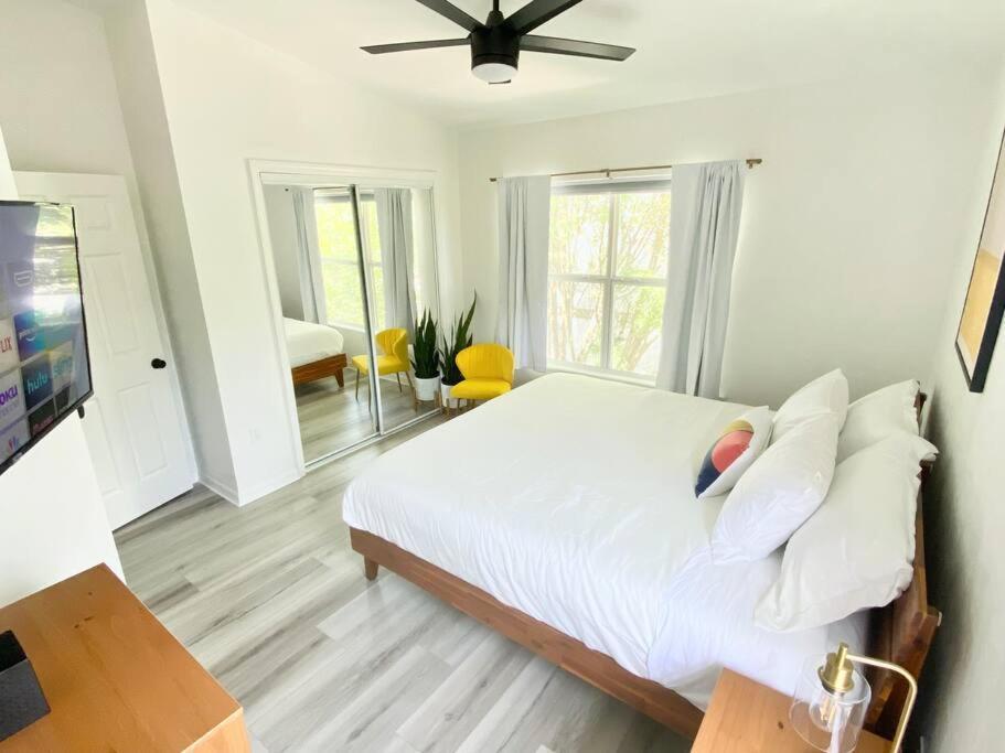 Sanctuary Gainesville Bright 2 Bedroom King Condo Buitenkant foto