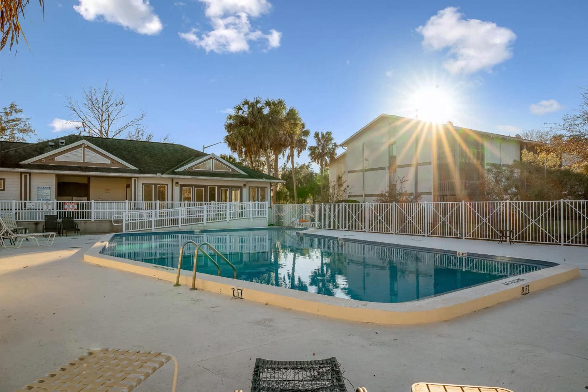 Sanctuary Gainesville Bright 2 Bedroom King Condo Buitenkant foto